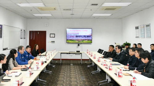 劉健走訪(fǎng)重點(diǎn)企業(yè)，強(qiáng)調(diào)當(dāng)好“金牌店小二”，全力支持企業(yè)在金山實(shí)現(xiàn)更大發(fā)展