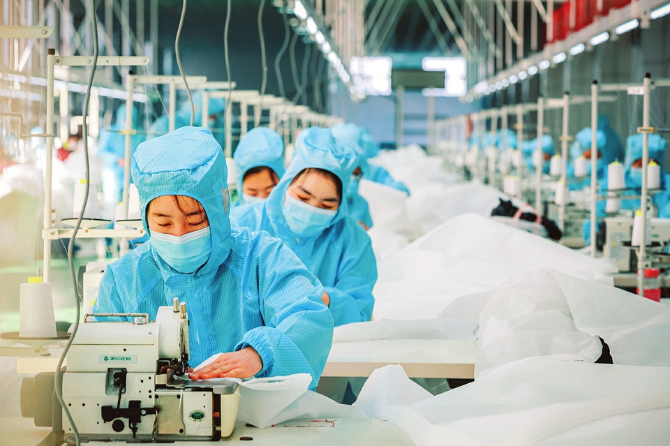 【眾志成城 抗擊疫情】高平4條民用防護服生產線投產運行