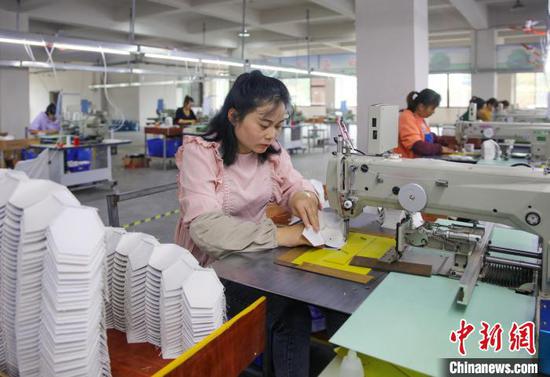 貴州特色產品生產忙